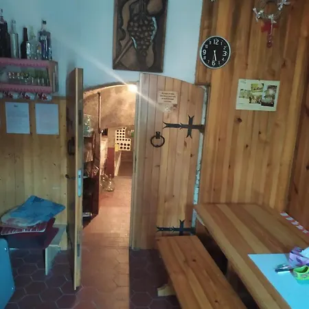 Slunce Nad Vinným Sklepem Penzion