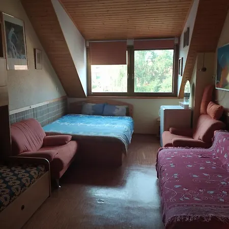 Slunce Nad Vinným Sklepem Moravská Nová Ves