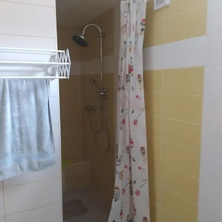Slunce Nad Vinným Sklepem