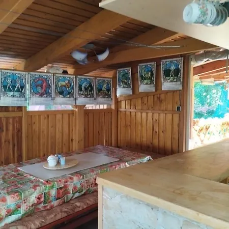 Slunce Nad Vinným Sklepem Moravská Nová Ves