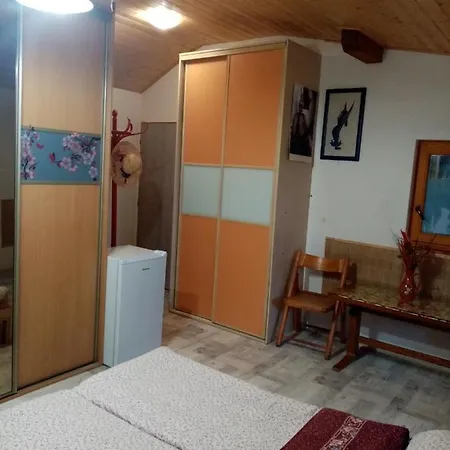 Slunce Nad Vinným Sklepem